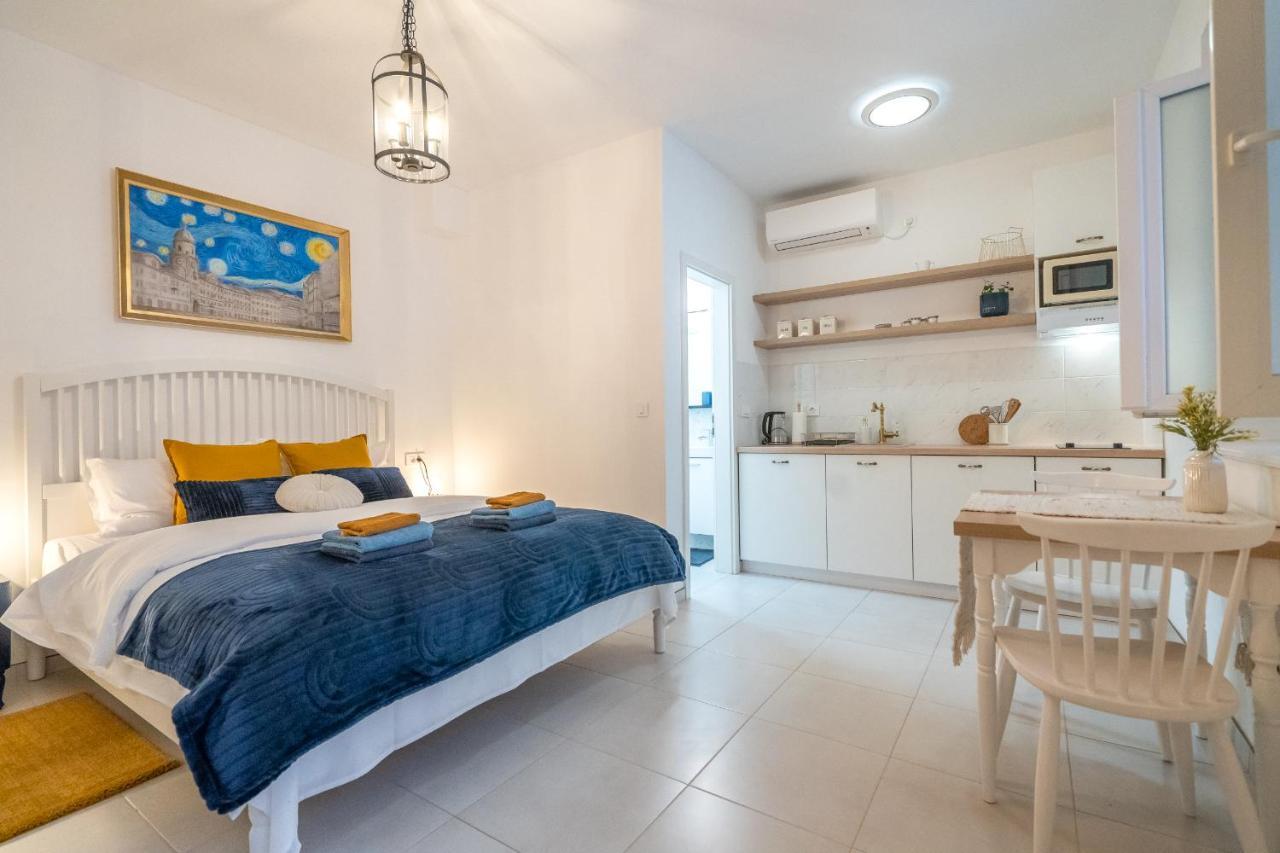 Starry Night Studio Apartment リエカ エクステリア 写真